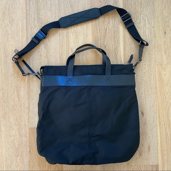 Tumi Santa Monica Whitfield Helmet Leather Nylon Tote Messenger Carry Bag - Picture 4 of 12